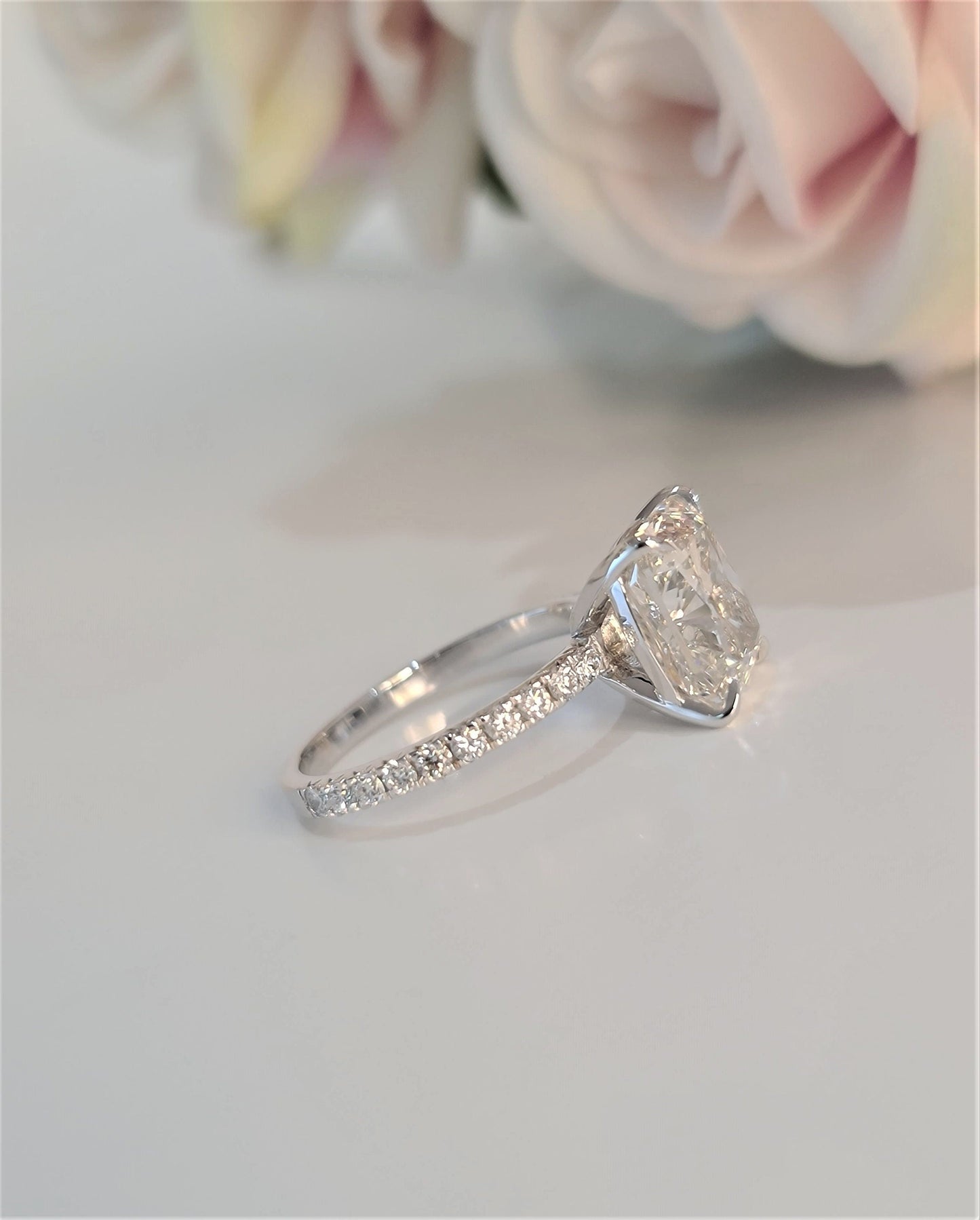 4.0 CT Cushion Solitaire CVD F/VS1 Diamond Engagement Ring